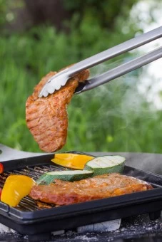 Petromax Grill- Und Kohlenzange 7 Petromax Grill- Und Kohlenzange – Bild 5